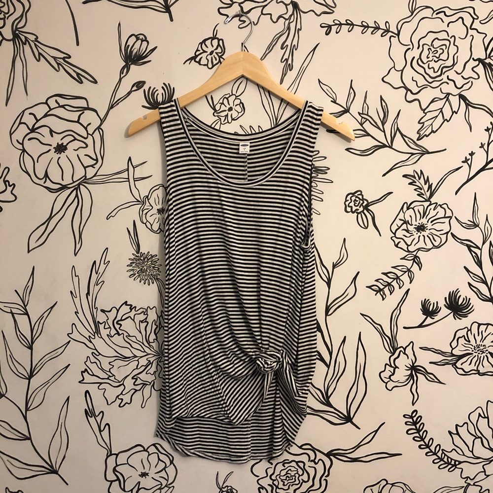 ✨ Black and White Striped Tank Top